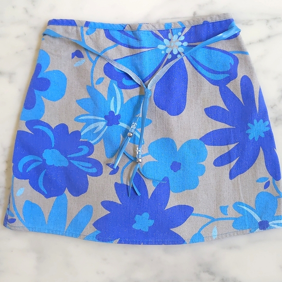 NWOT. Girl's 100% Cotton Skirt/Skort with multi color flowers and sparkling. - Picture 3 of 5